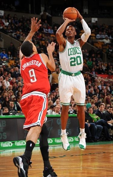 多达4名效 多达4名效